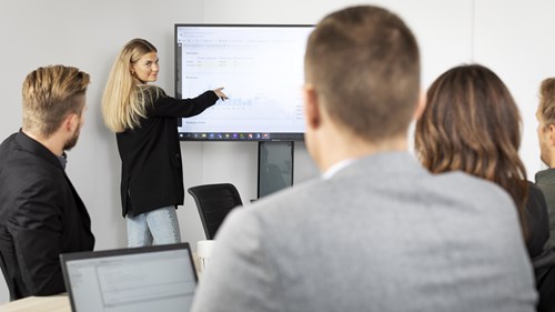 Förädla din data med Kopplade dimensioner